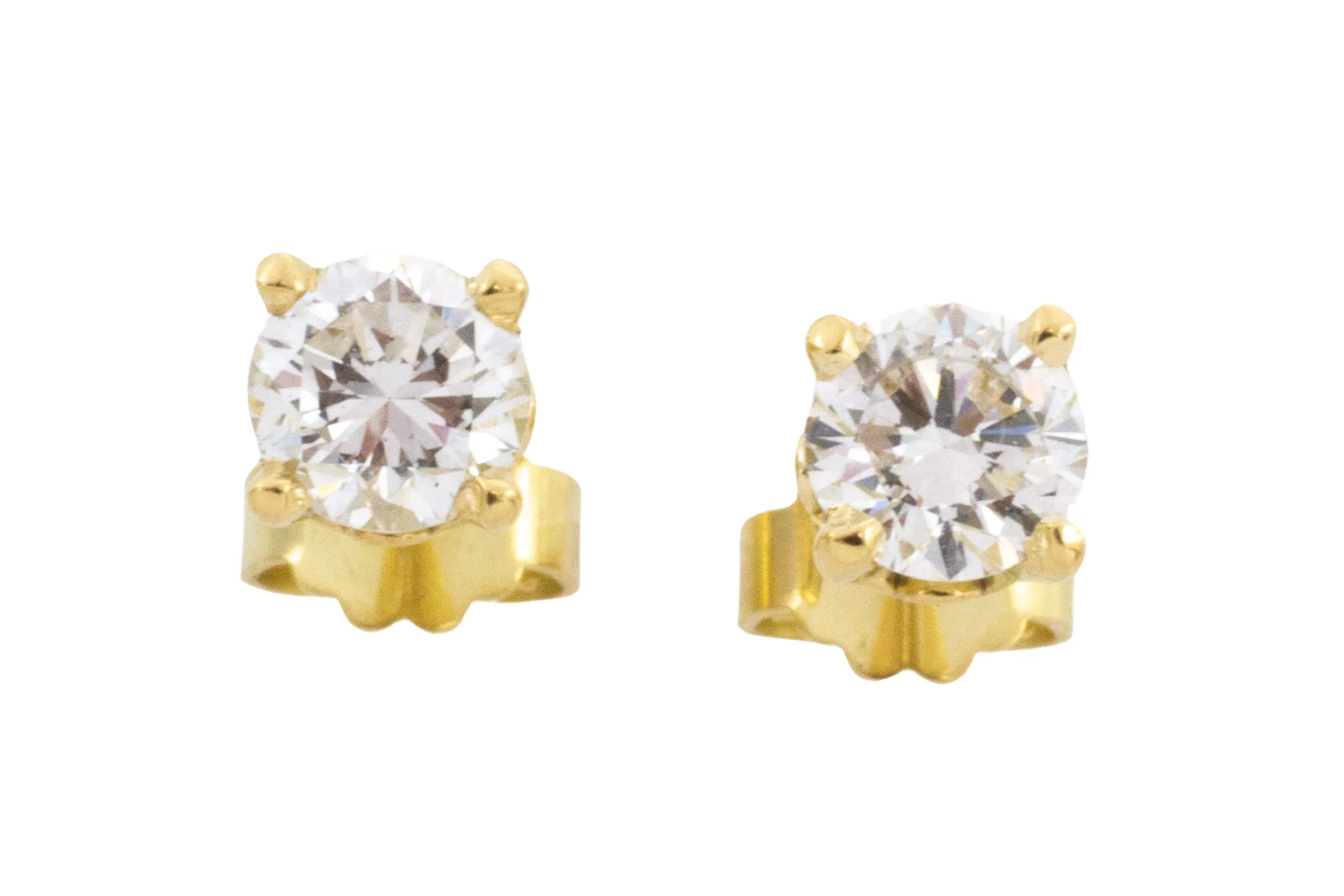 Brilliant cut diamond studs in 18 carat gold