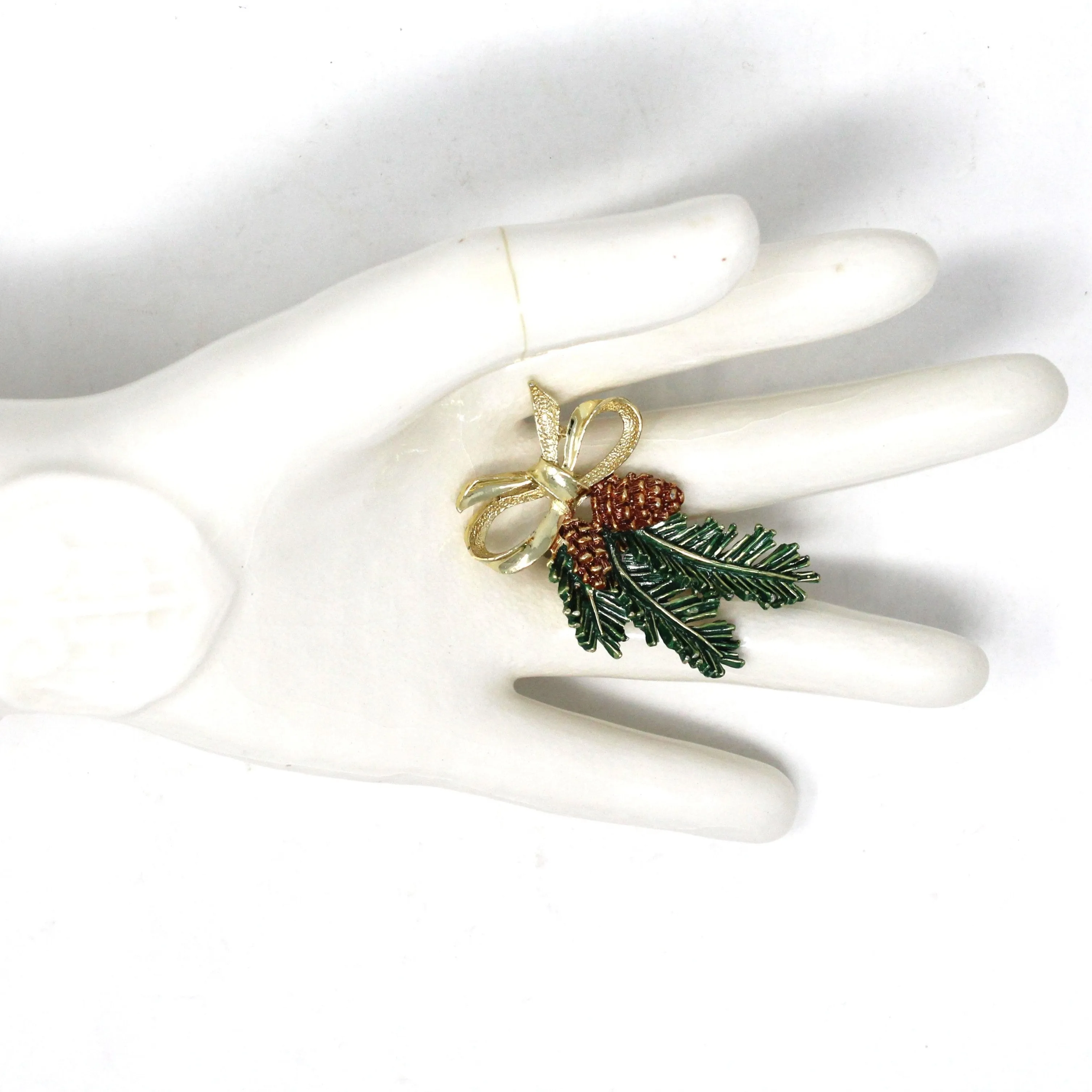 Brooch / Pin, Gerry, Christmas Pine Cones & Branches, Enamel & Gold Tone, Vintage