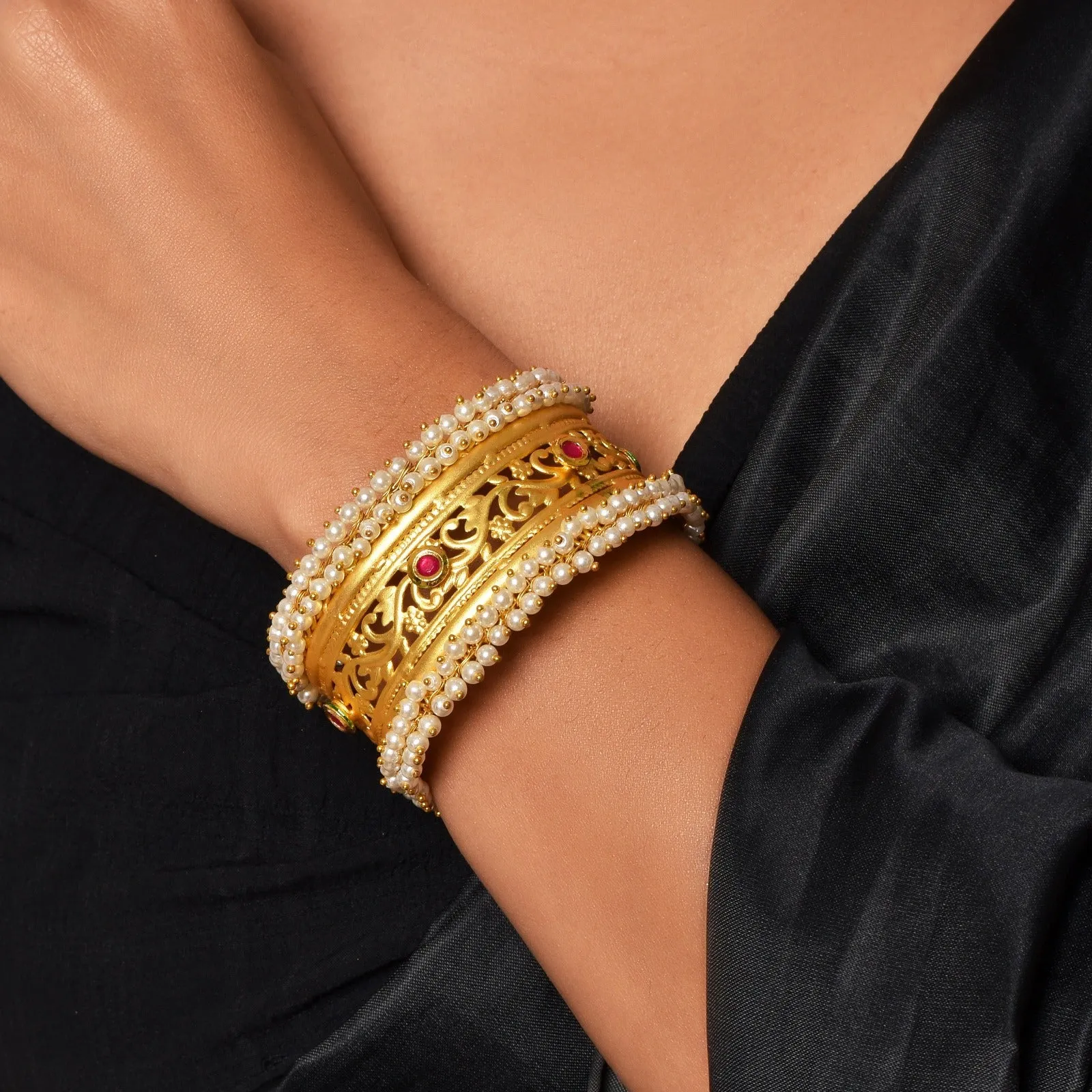 Dhruvika One Piece Golden Bangle