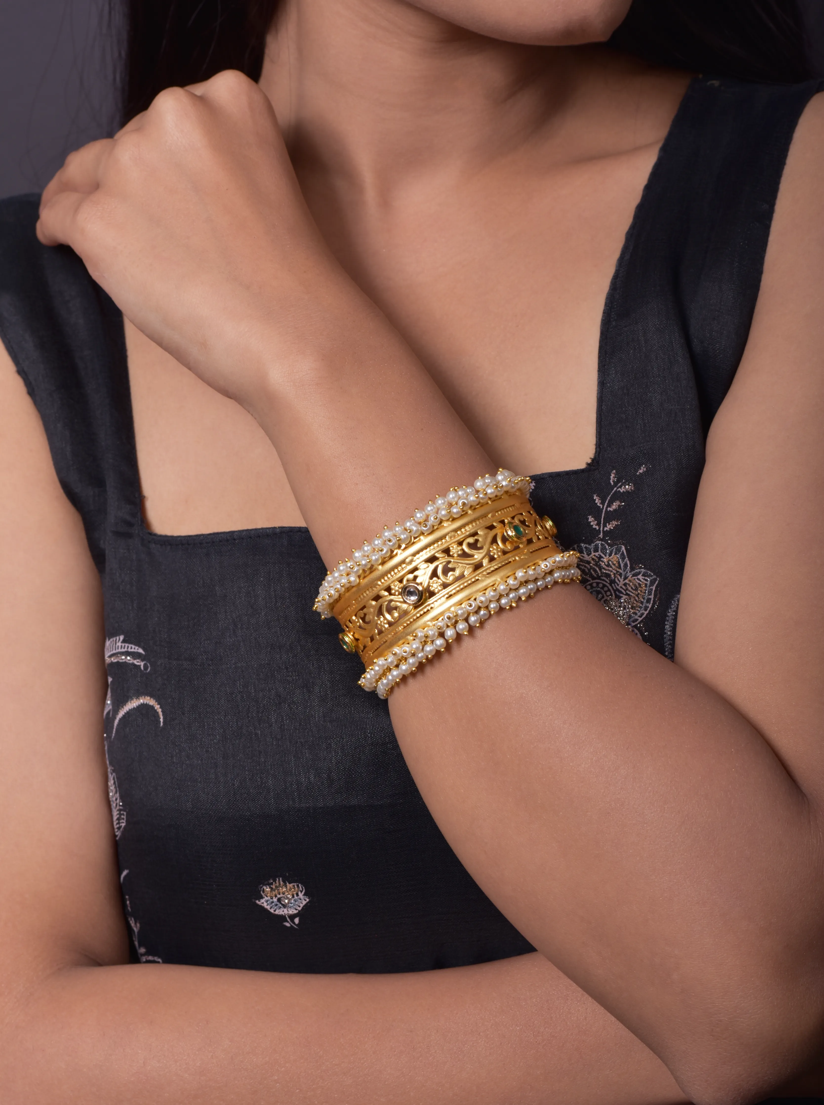 Dhruvika One Piece Golden Bangle