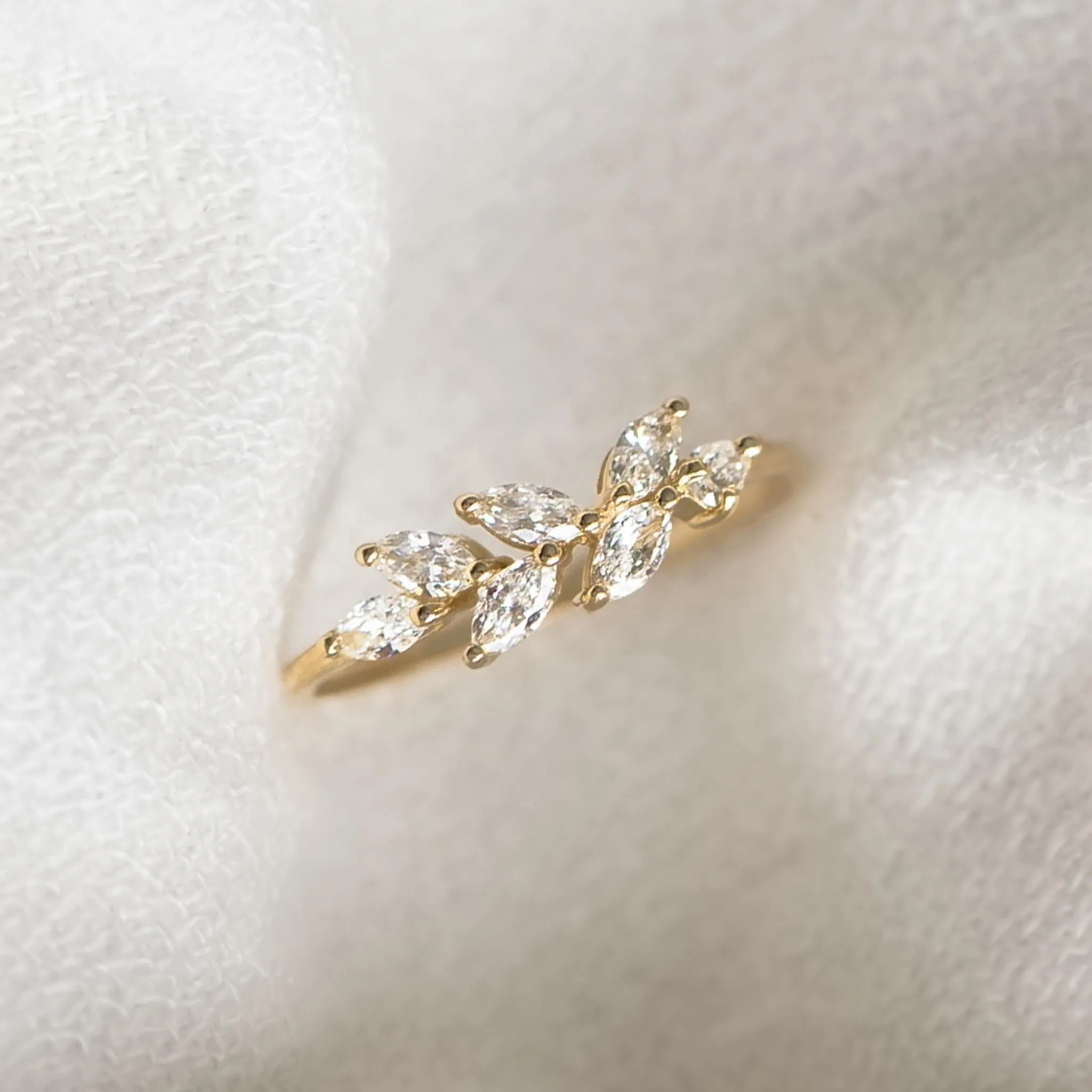 Diamond Leaf Ring 14k Gold - Freya