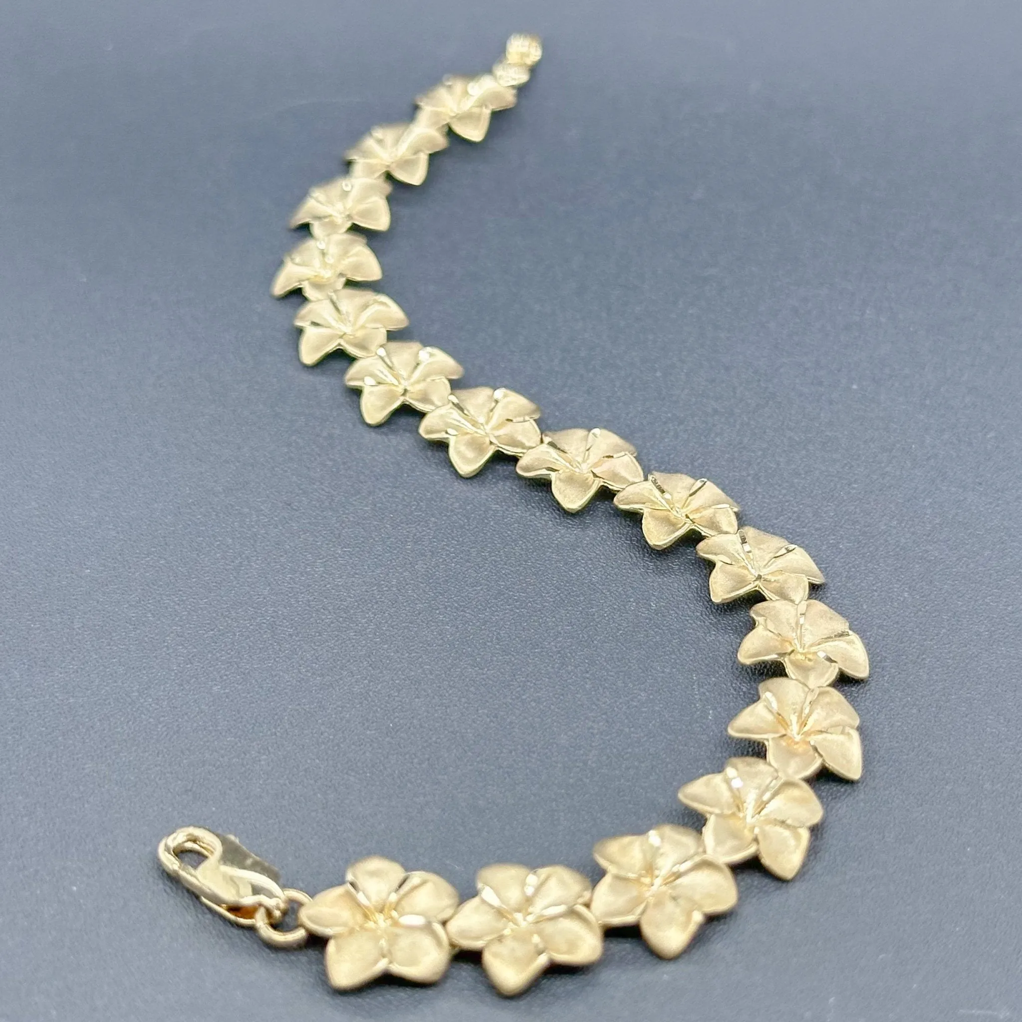 Estate 14K Y Gold Flower Link Bracelet