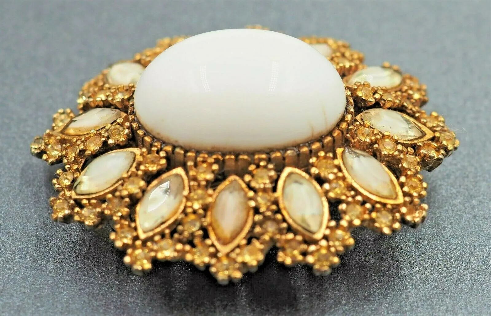 Glass & Rhinestone Vintage Goldtone Brooch