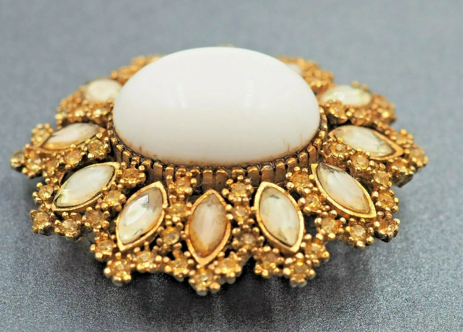 Glass & Rhinestone Vintage Goldtone Brooch