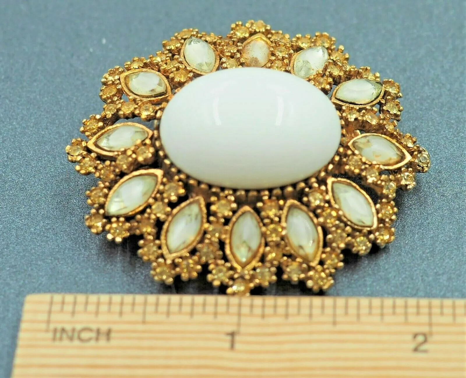 Glass & Rhinestone Vintage Goldtone Brooch