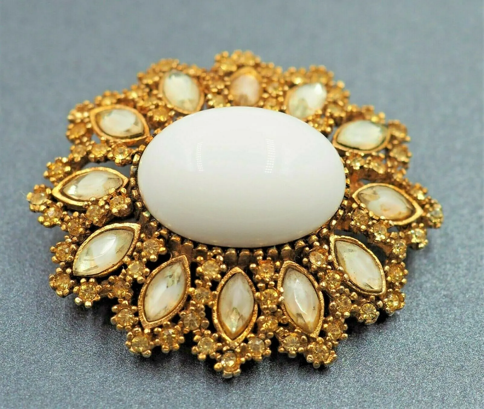 Glass & Rhinestone Vintage Goldtone Brooch