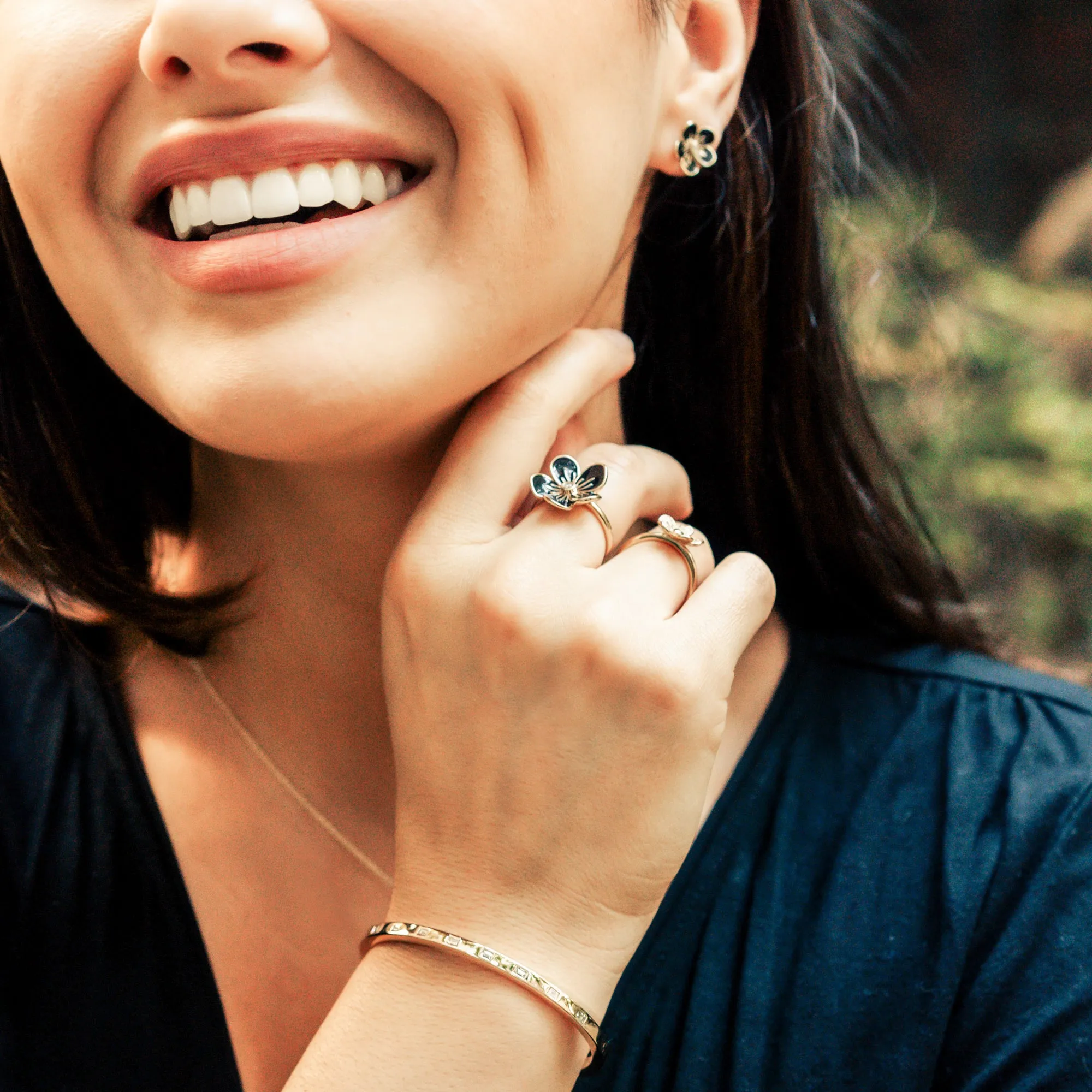 Medium Florette Studs in Black