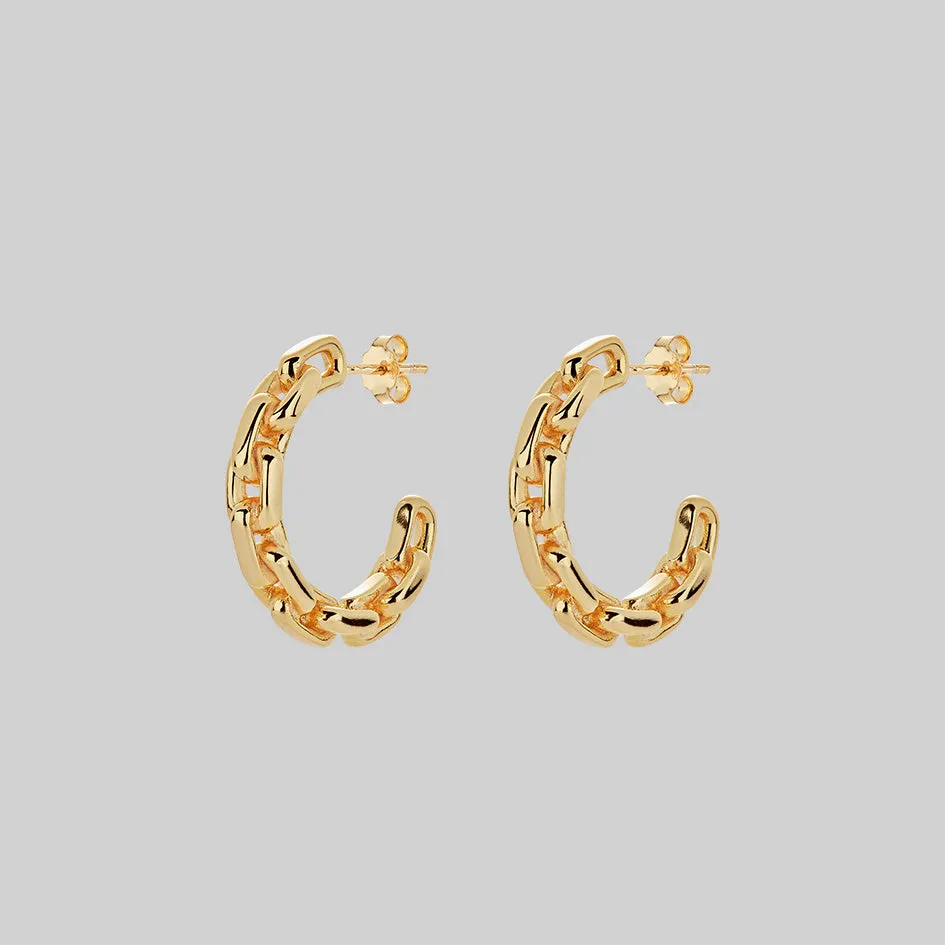 RESOLUTE. Chunky Chain Hoop Earrings - Gold