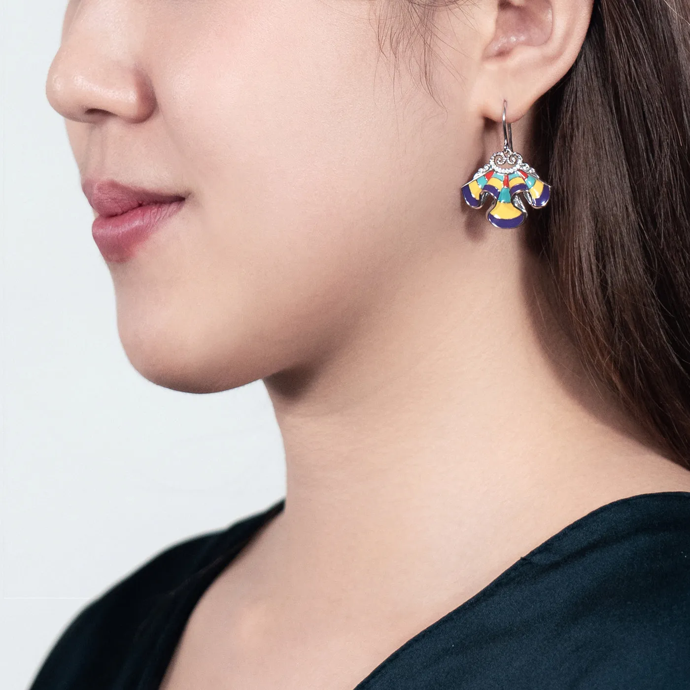 The Elegance of the Yi Earrings - Yellow