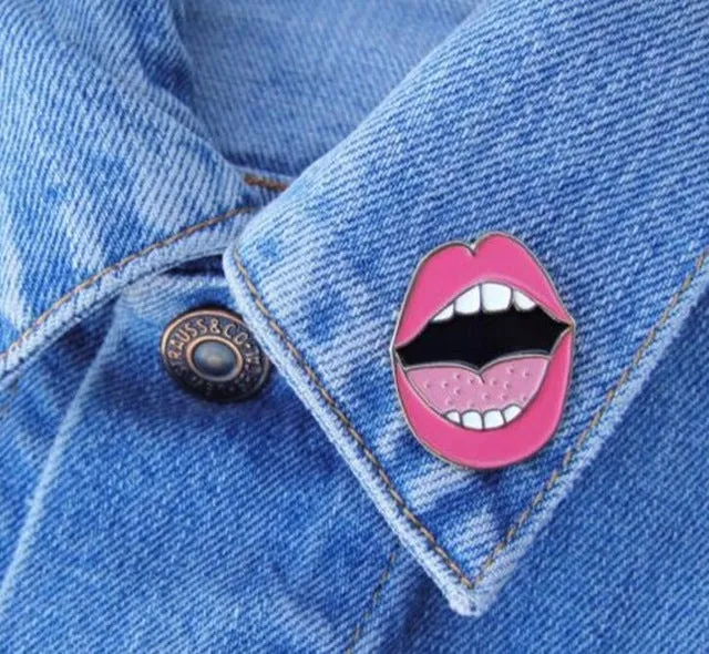 Timlee X117 Cartoon Cute Love Mom Heart Car Rose flower Red Lip High Heel Shoe Metal Brooch Pins Button Pins Girl Gift Wholesale