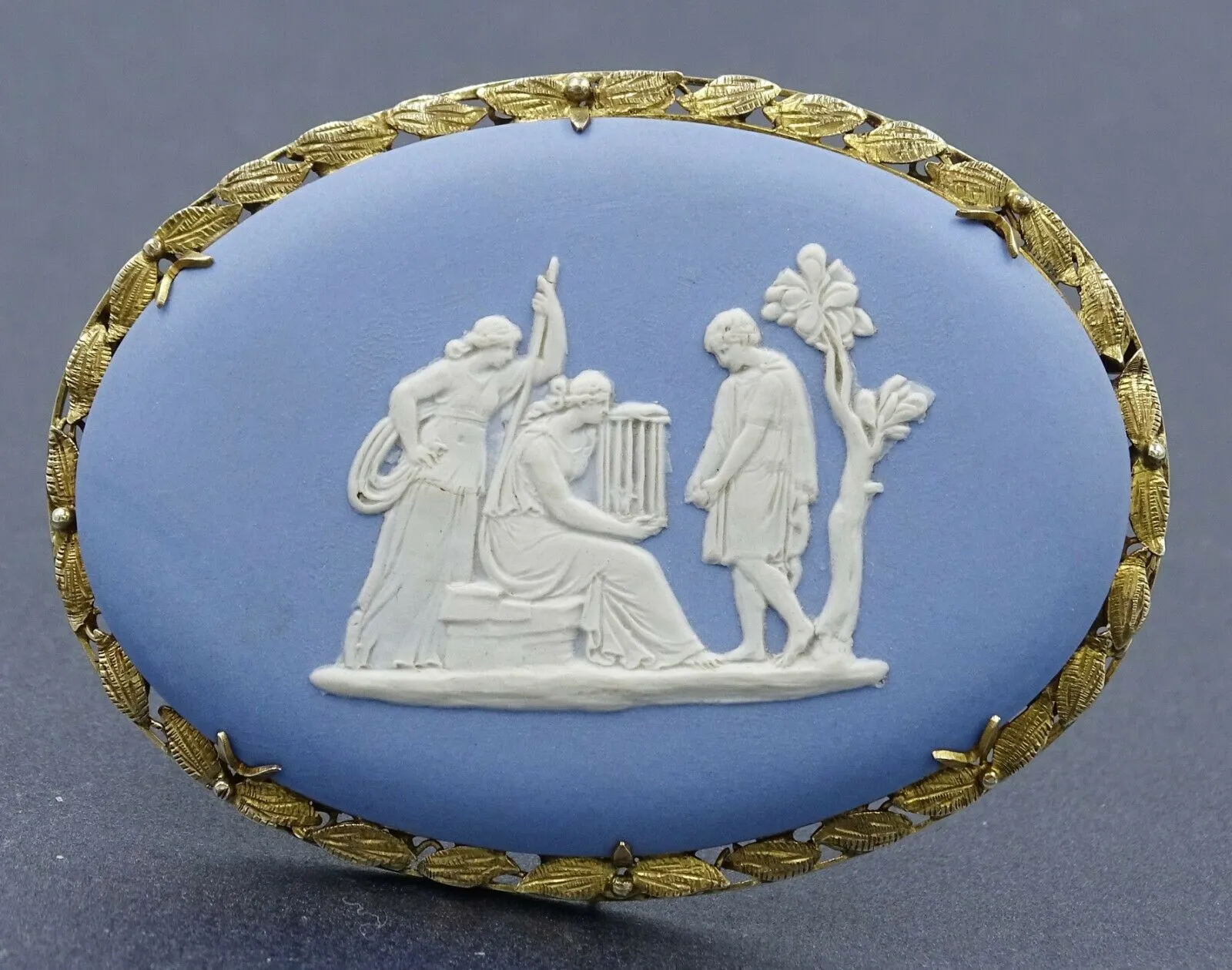 Vintage Wedgwood Cameo 9ct Yellow Gold Brooch