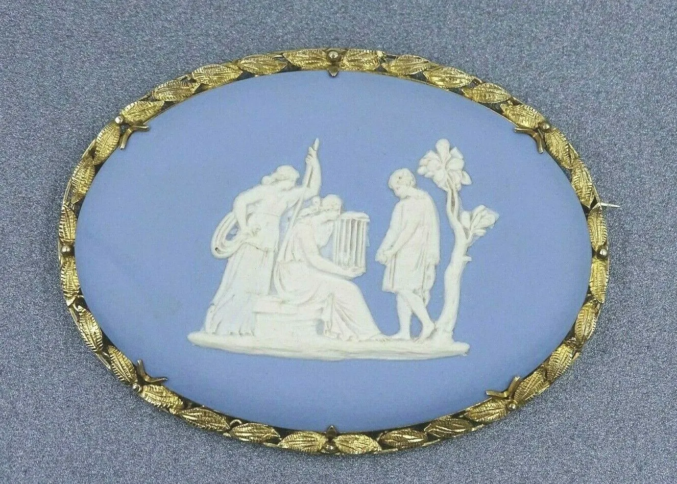 Vintage Wedgwood Cameo 9ct Yellow Gold Brooch