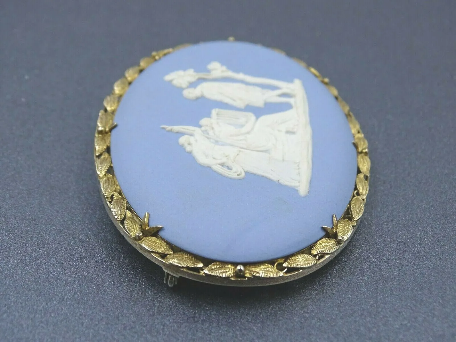 Vintage Wedgwood Cameo 9ct Yellow Gold Brooch