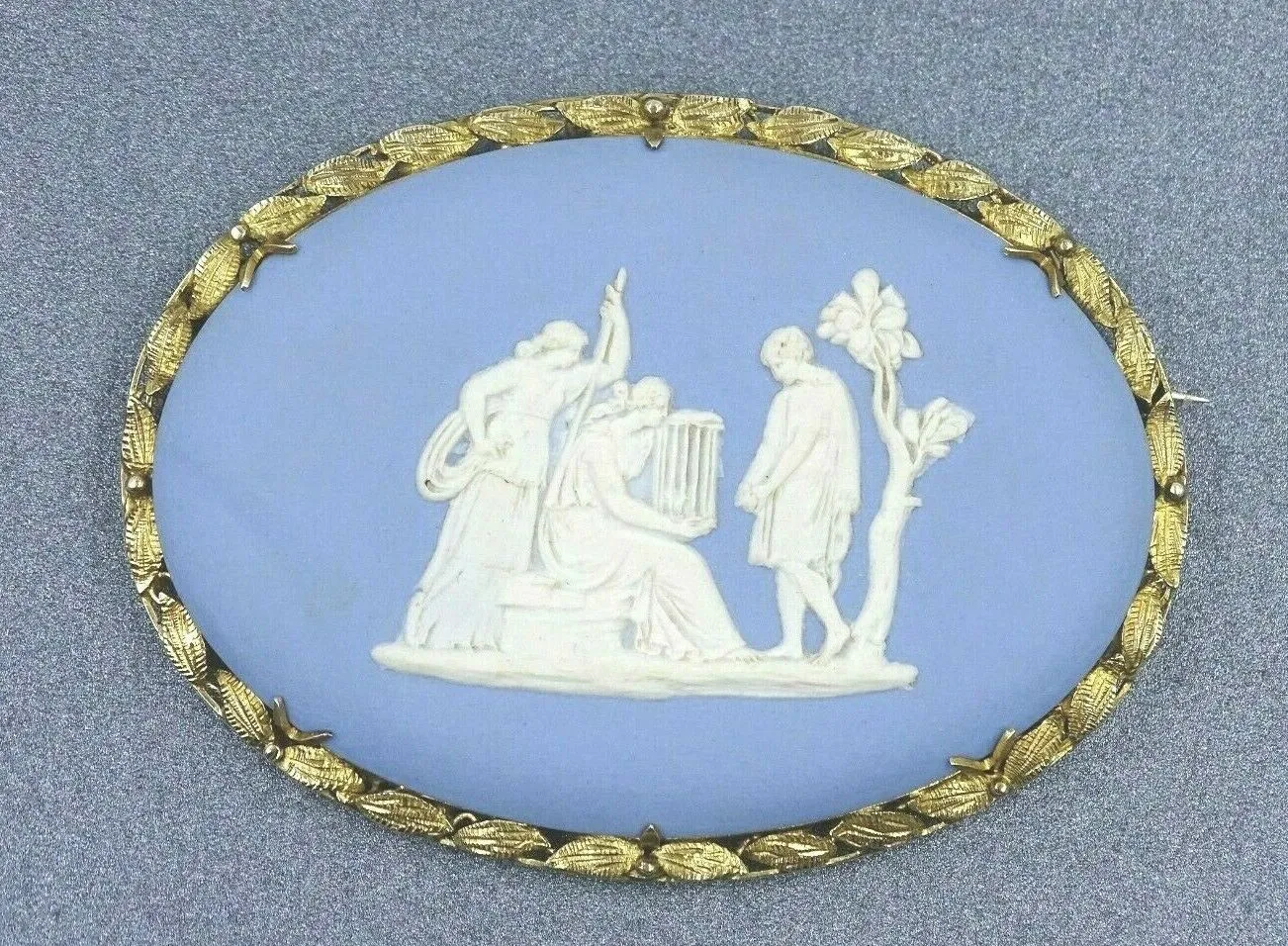 Vintage Wedgwood Cameo 9ct Yellow Gold Brooch